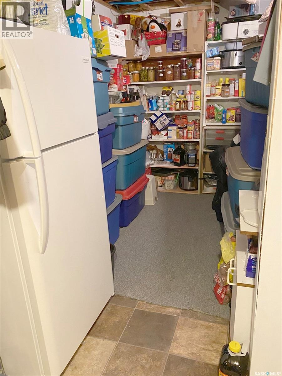 105 Assiniboia Avenue, Assiniboia, SK