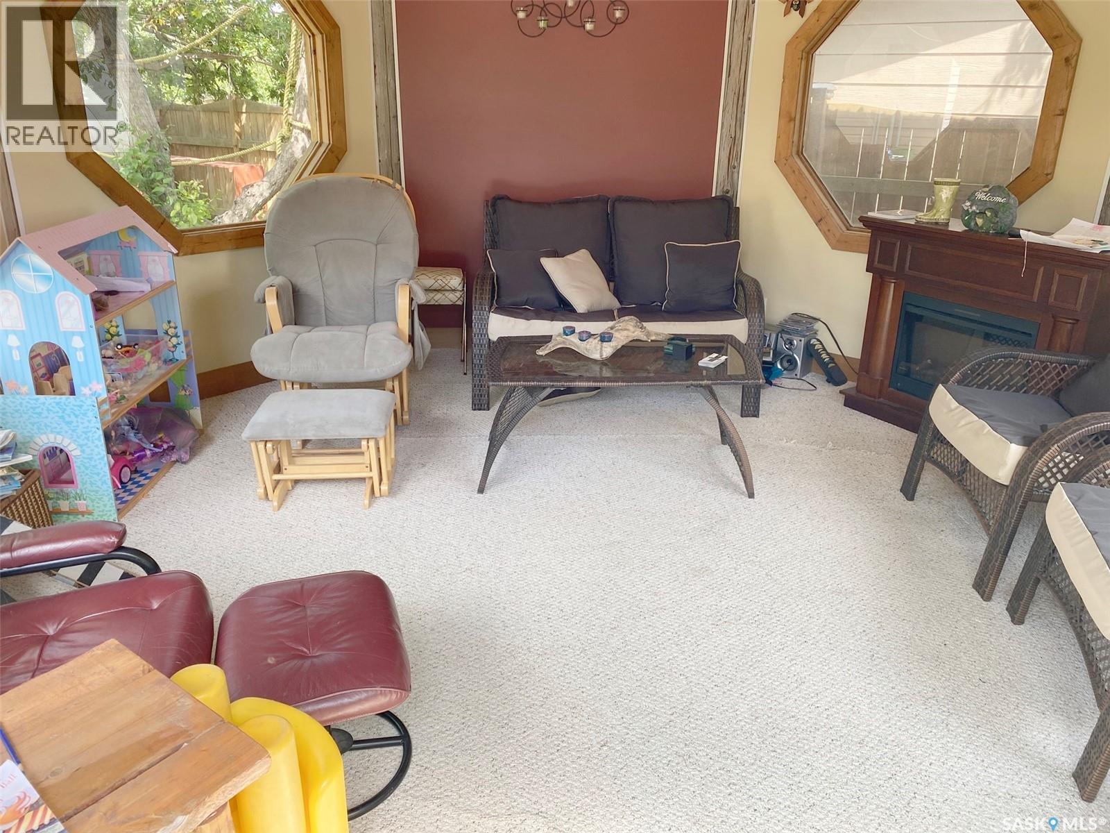 105 Assiniboia Avenue, Assiniboia, SK
