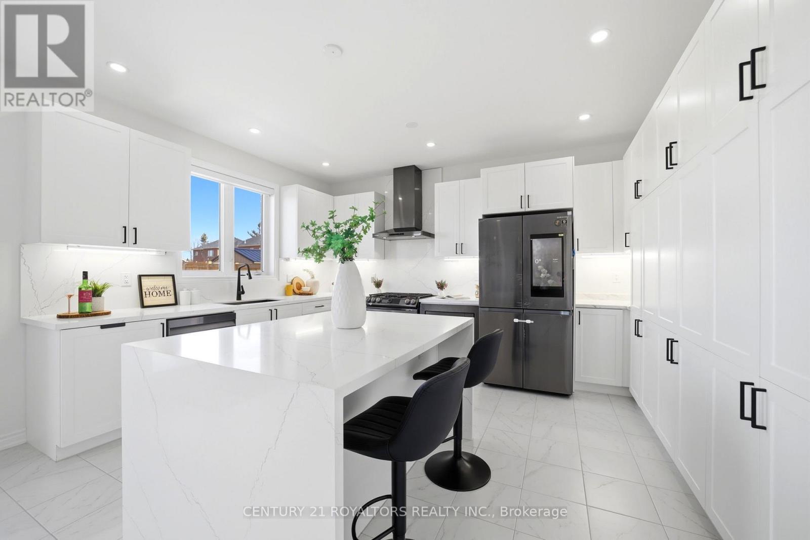 107 Rugman Crescent, Springwater, ON