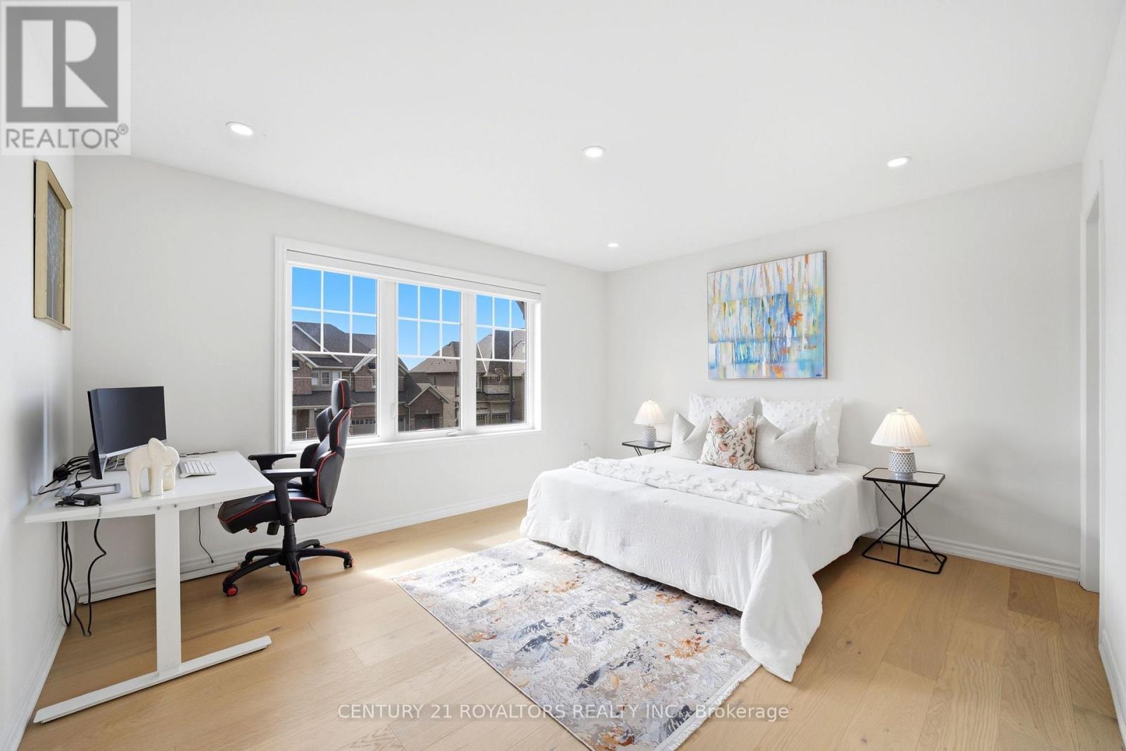 107 Rugman Crescent, Springwater, ON