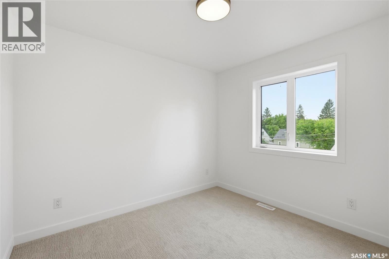 1516 Ewart Avenue, Saskatoon, SK