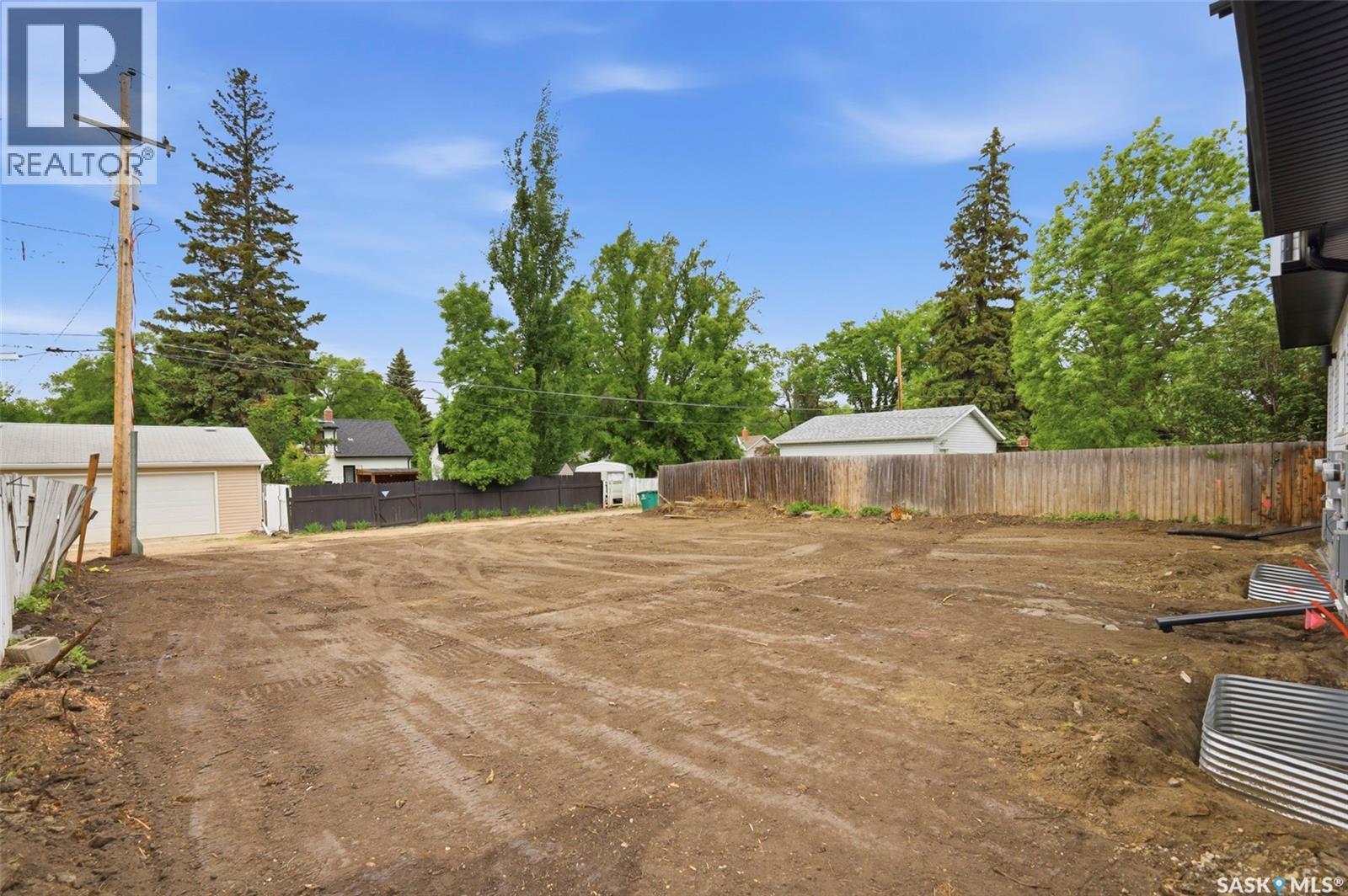 1516 Ewart Avenue, Saskatoon, SK