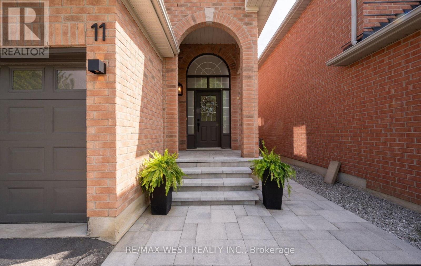 11 Beehive Drive, Caledon, ON
