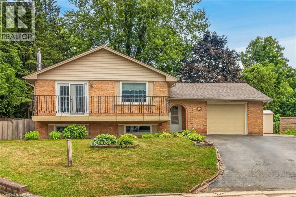 19 Burns Place, Caledonia, ON - Outdoor With Deck Patio Veranda