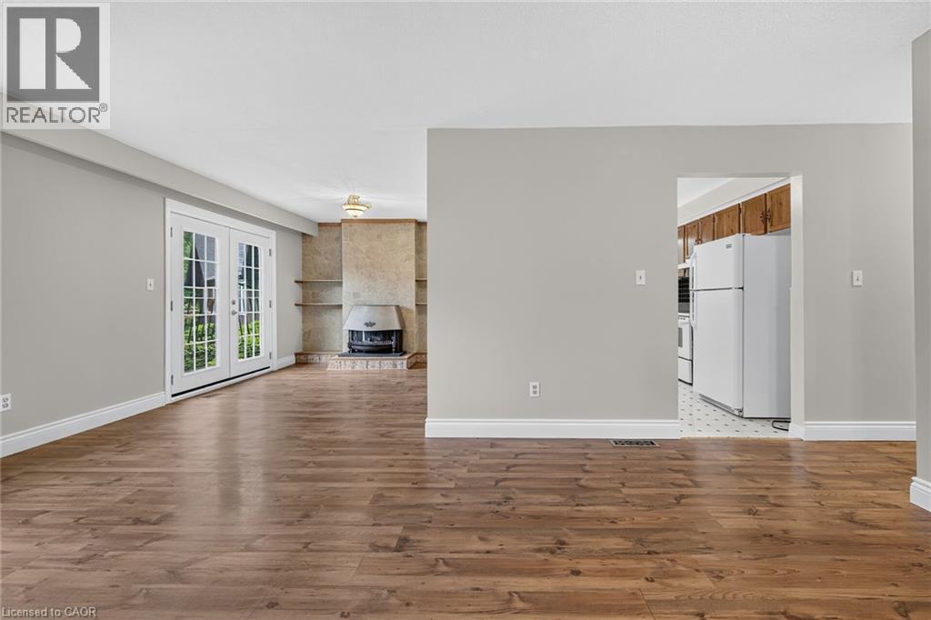 19 Burns Place, Caledonia, ON - Indoor With Fireplace
