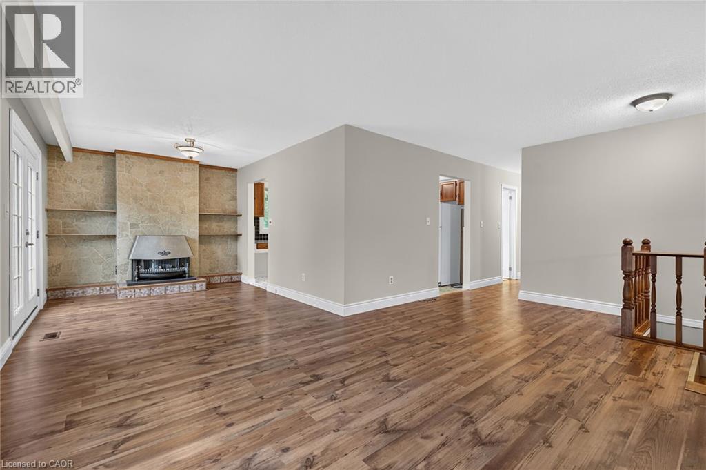 19 Burns Place, Caledonia, ON - Indoor With Fireplace