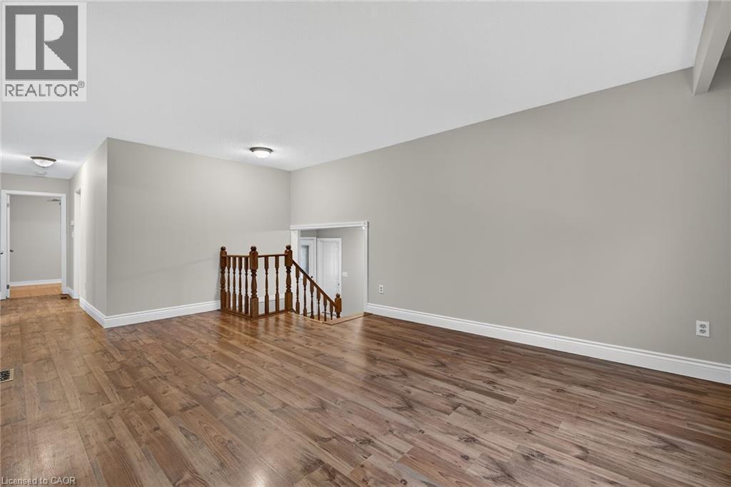 19 Burns Place, Caledonia, ON - Indoor Photo Showing Other Room