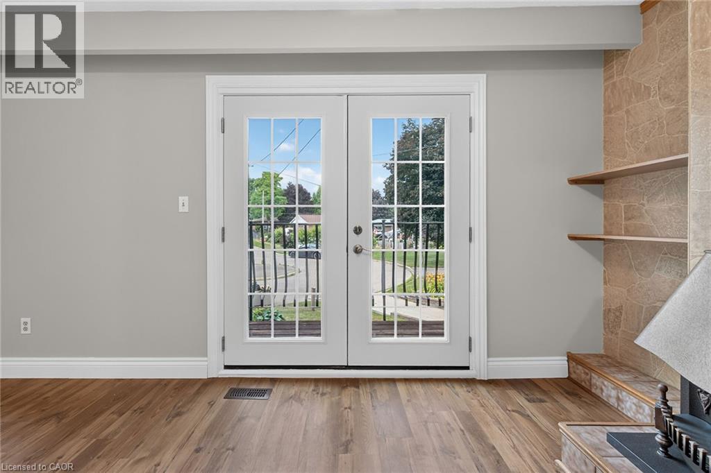 19 Burns Place, Caledonia, ON - Indoor Photo Showing Other Room