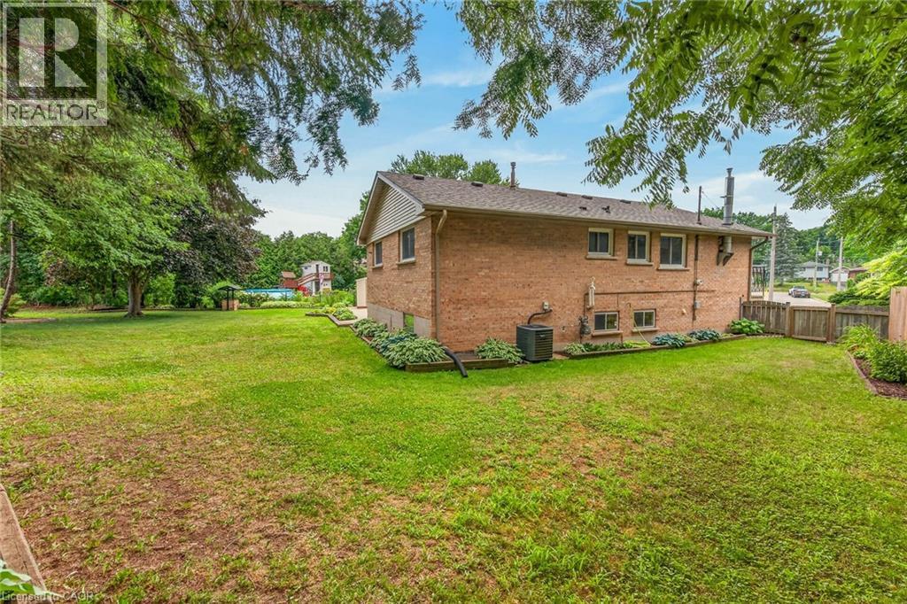 19 Burns Place, Caledonia, ON - Outdoor