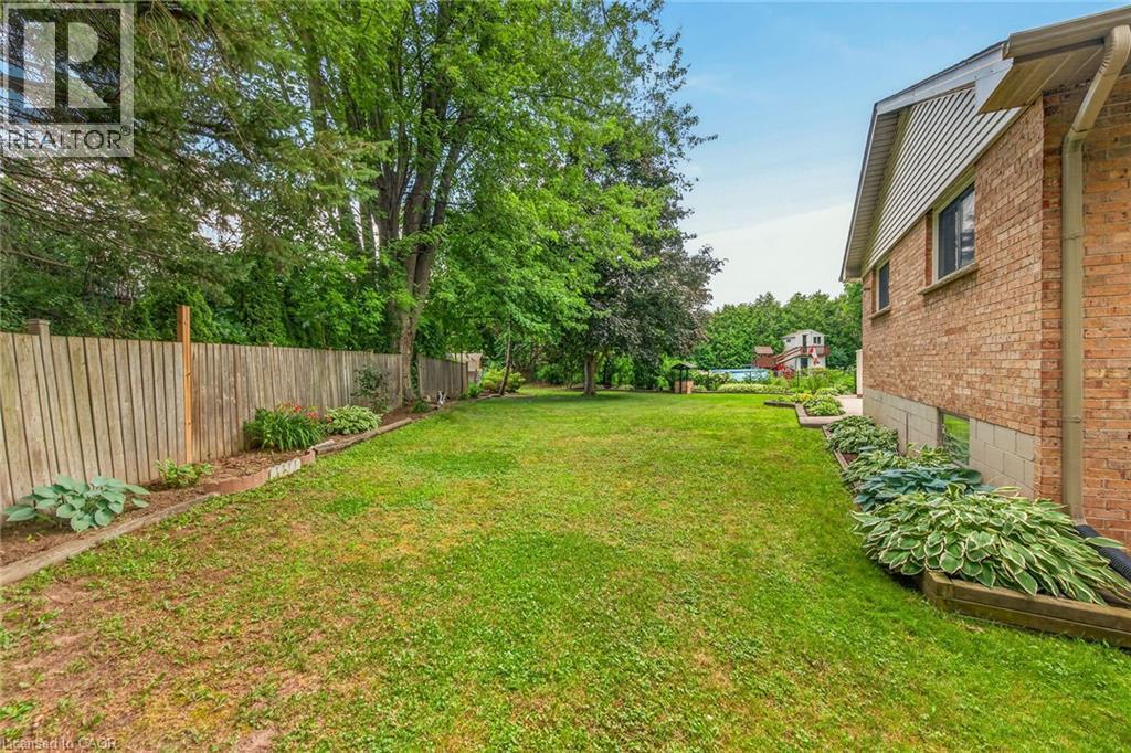 19 Burns Place, Caledonia, ON - Outdoor
