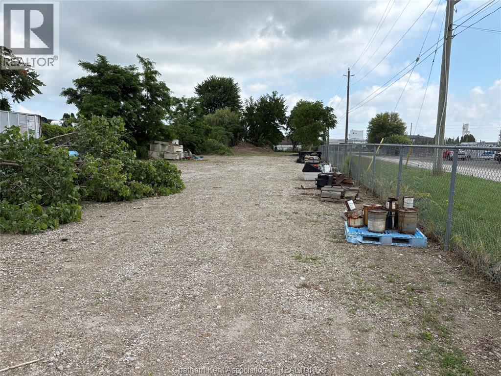 15 Ivan Street, Chatham, ON