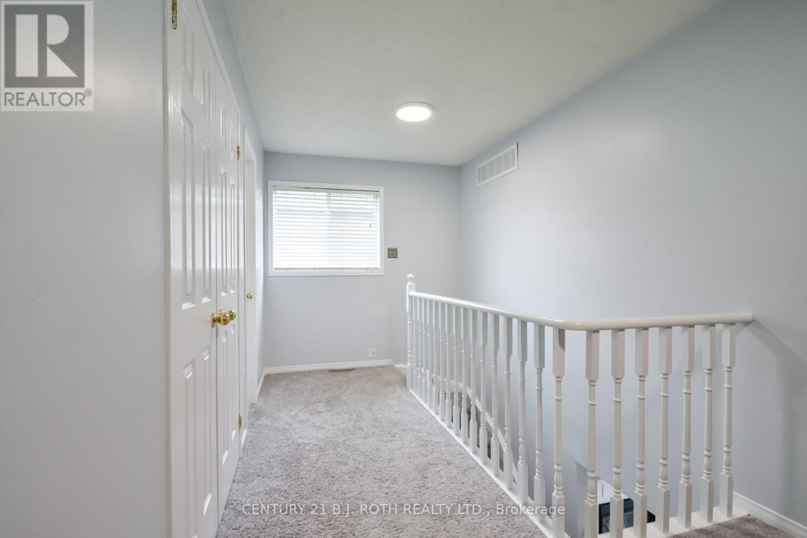 17 Crompton Drive, Barrie, ON