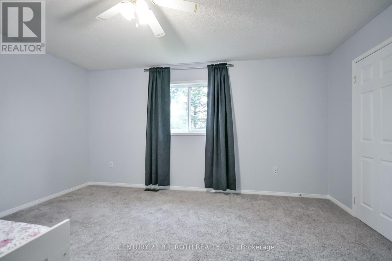 17 Crompton Drive, Barrie, ON