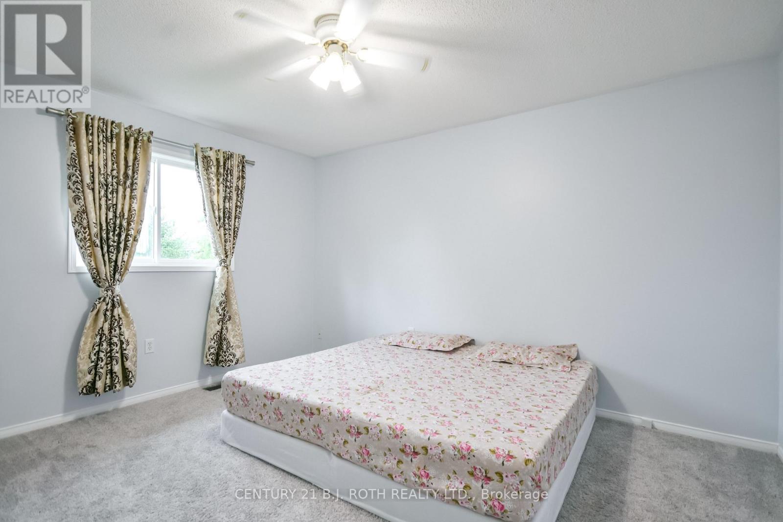 17 Crompton Drive, Barrie, ON