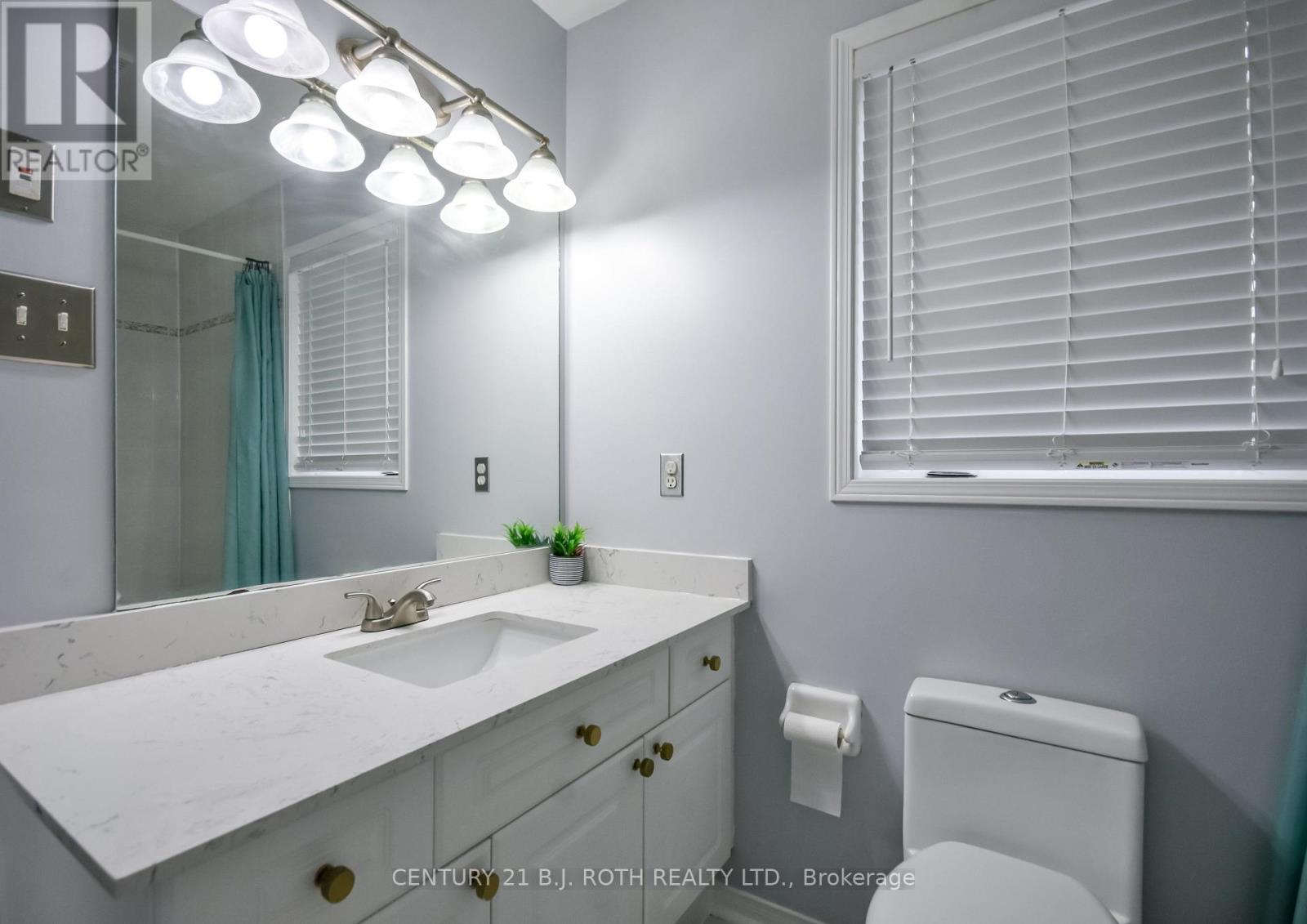 17 Crompton Drive, Barrie, ON