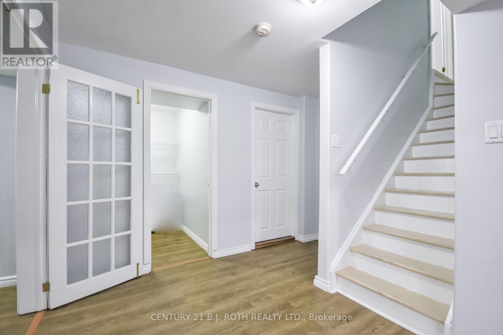 17 Crompton Drive, Barrie, ON