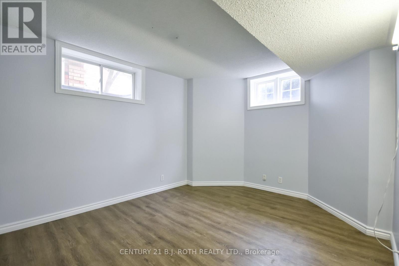 17 Crompton Drive, Barrie, ON