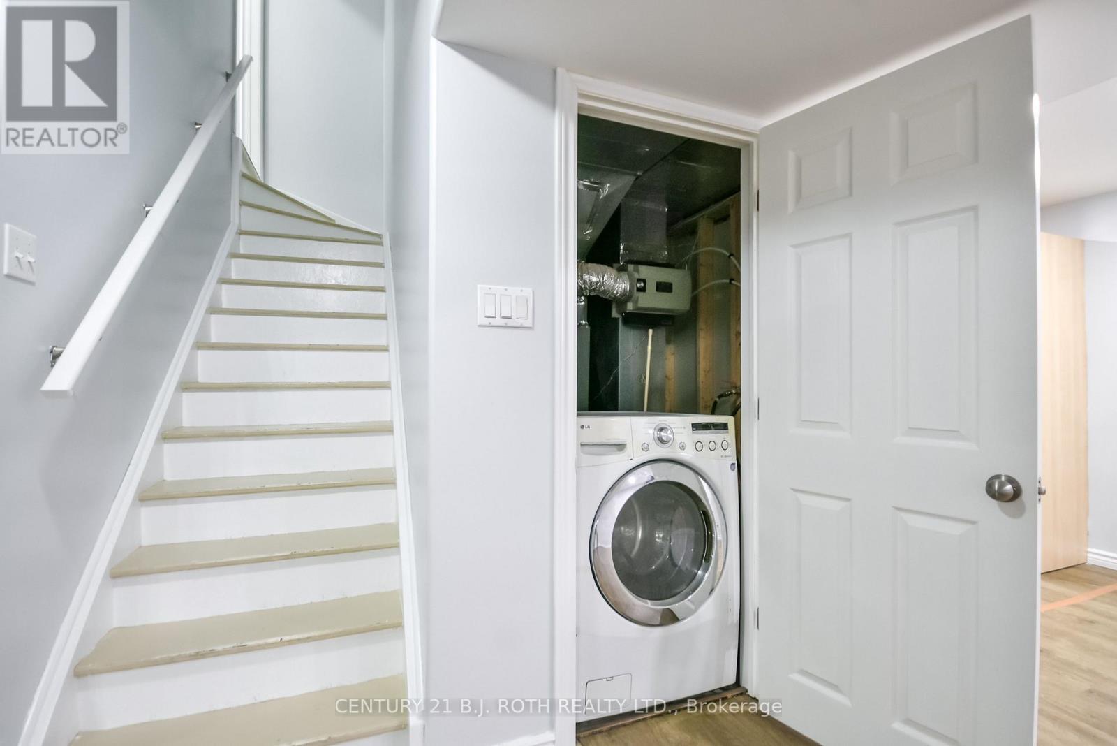 17 Crompton Drive, Barrie, ON