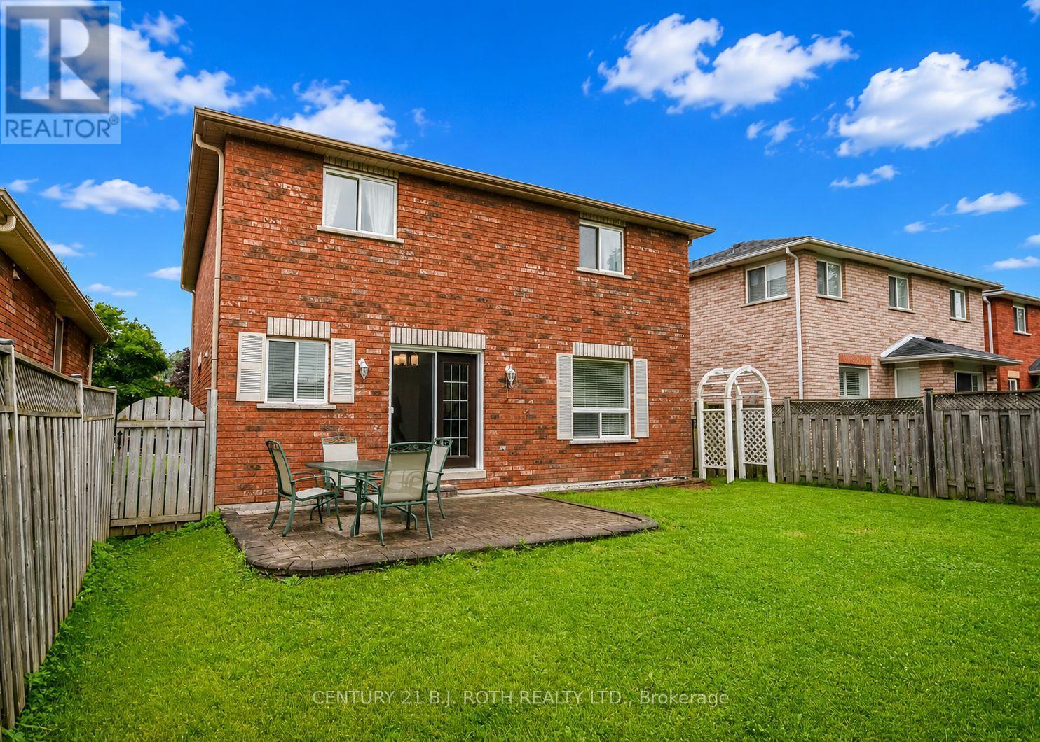 17 Crompton Drive, Barrie, ON