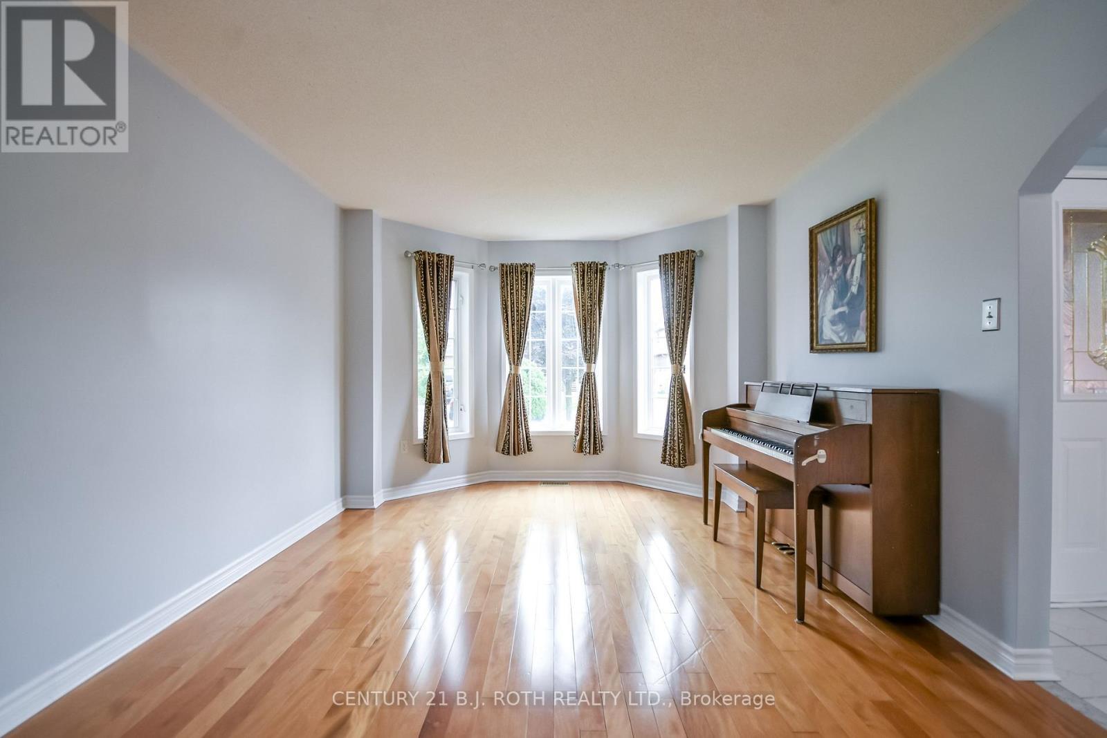 17 Crompton Drive, Barrie, ON