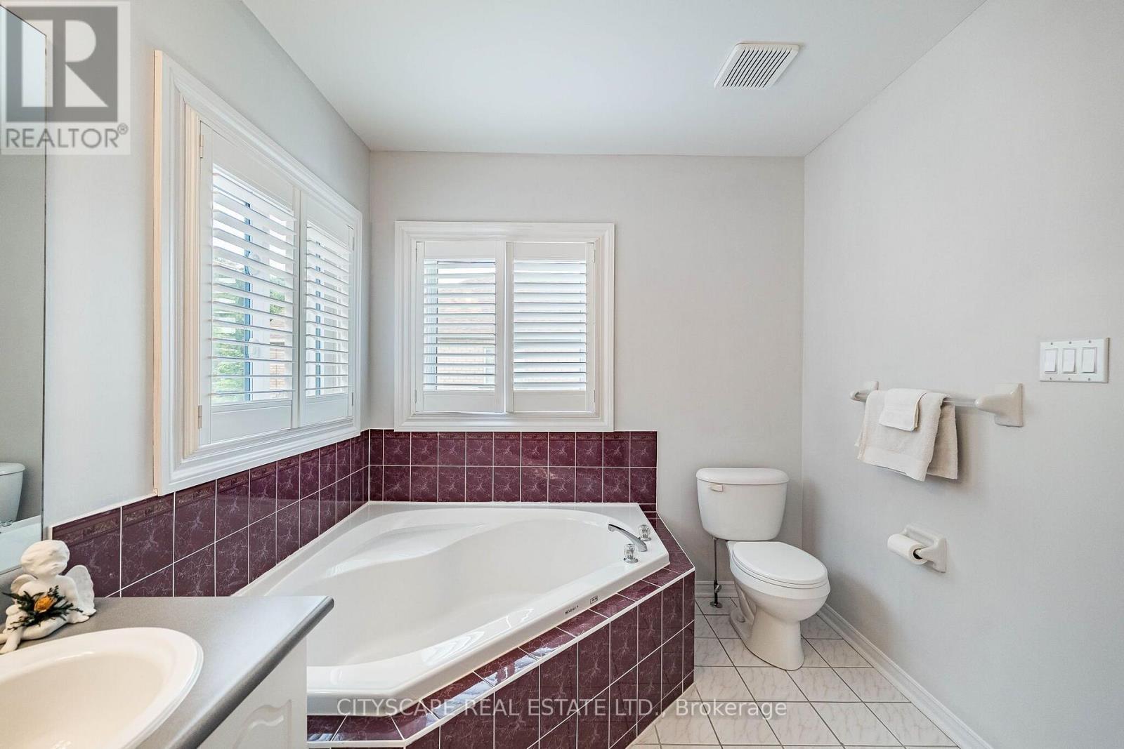 5360 Wilderness Trail, Mississauga, ON