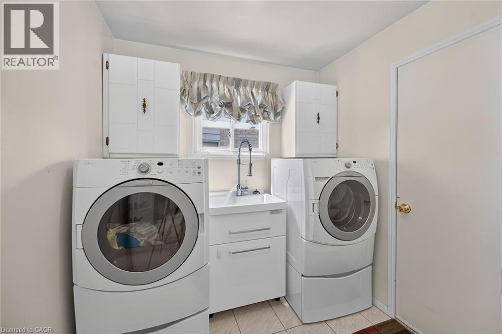 3 Ridgemount Drive, Hamilton, ON