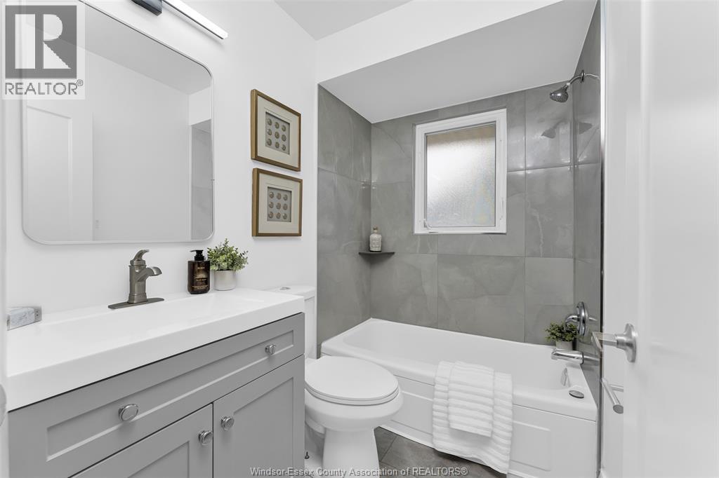 3849 Hillcrest, Windsor, ON