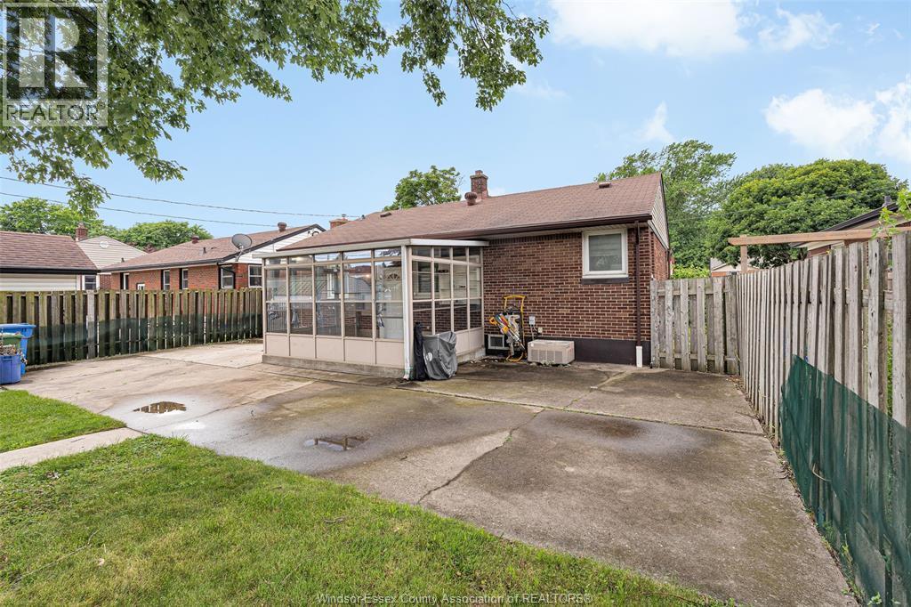 3849 Hillcrest, Windsor, ON