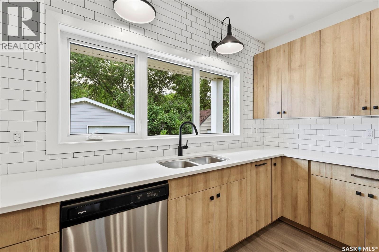 1402 Wiggins Avenue S, Saskatoon, SK