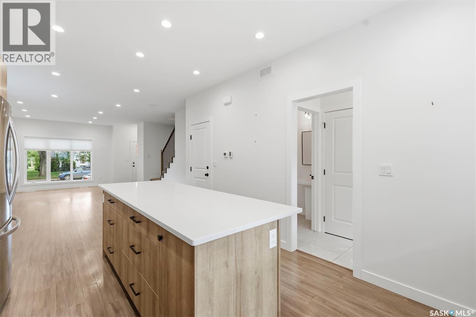 1402 Wiggins Avenue S, Saskatoon, SK
