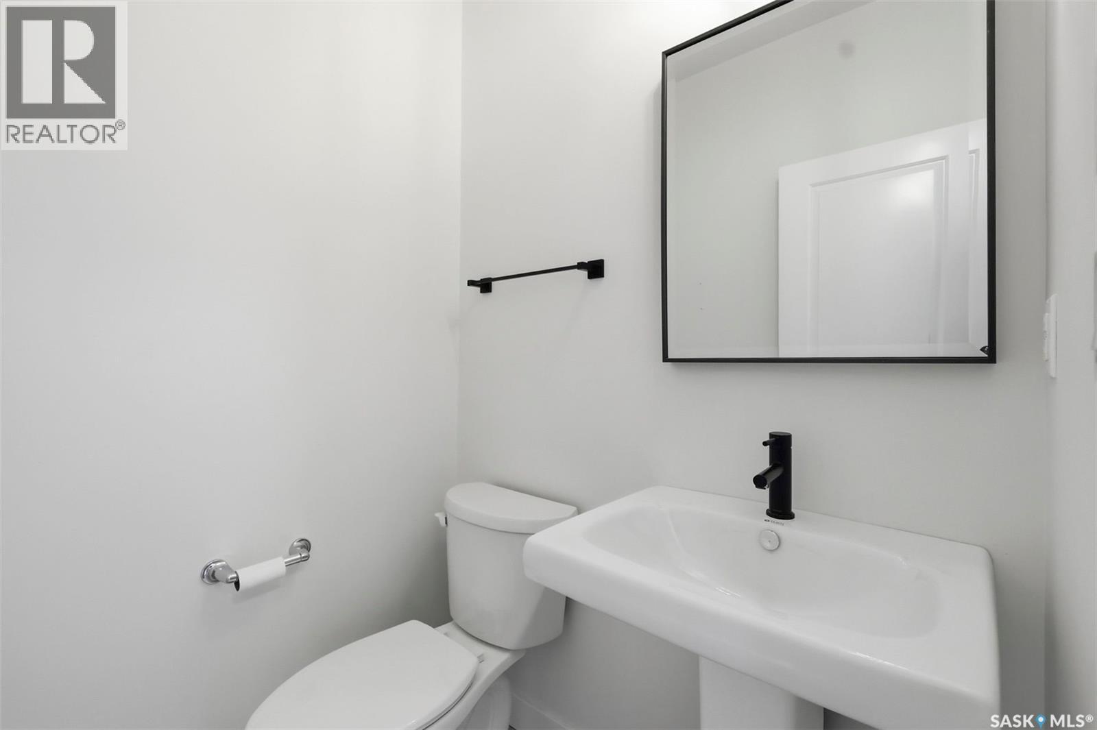 1402 Wiggins Avenue S, Saskatoon, SK
