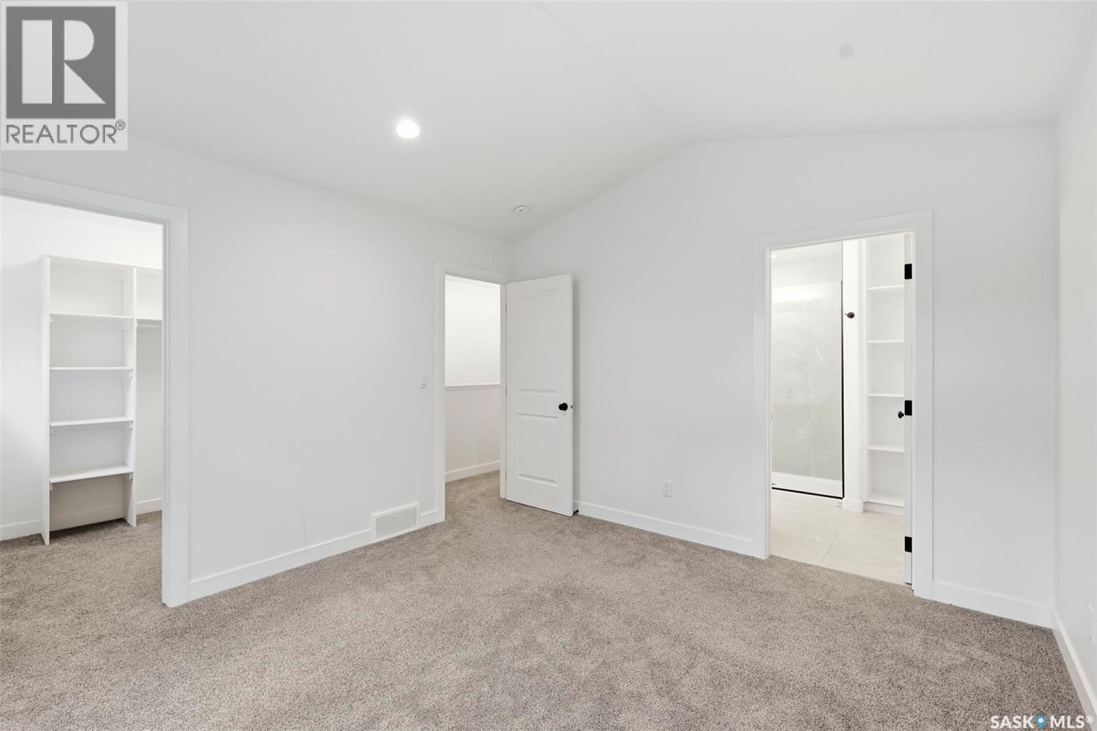 1402 Wiggins Avenue S, Saskatoon, SK