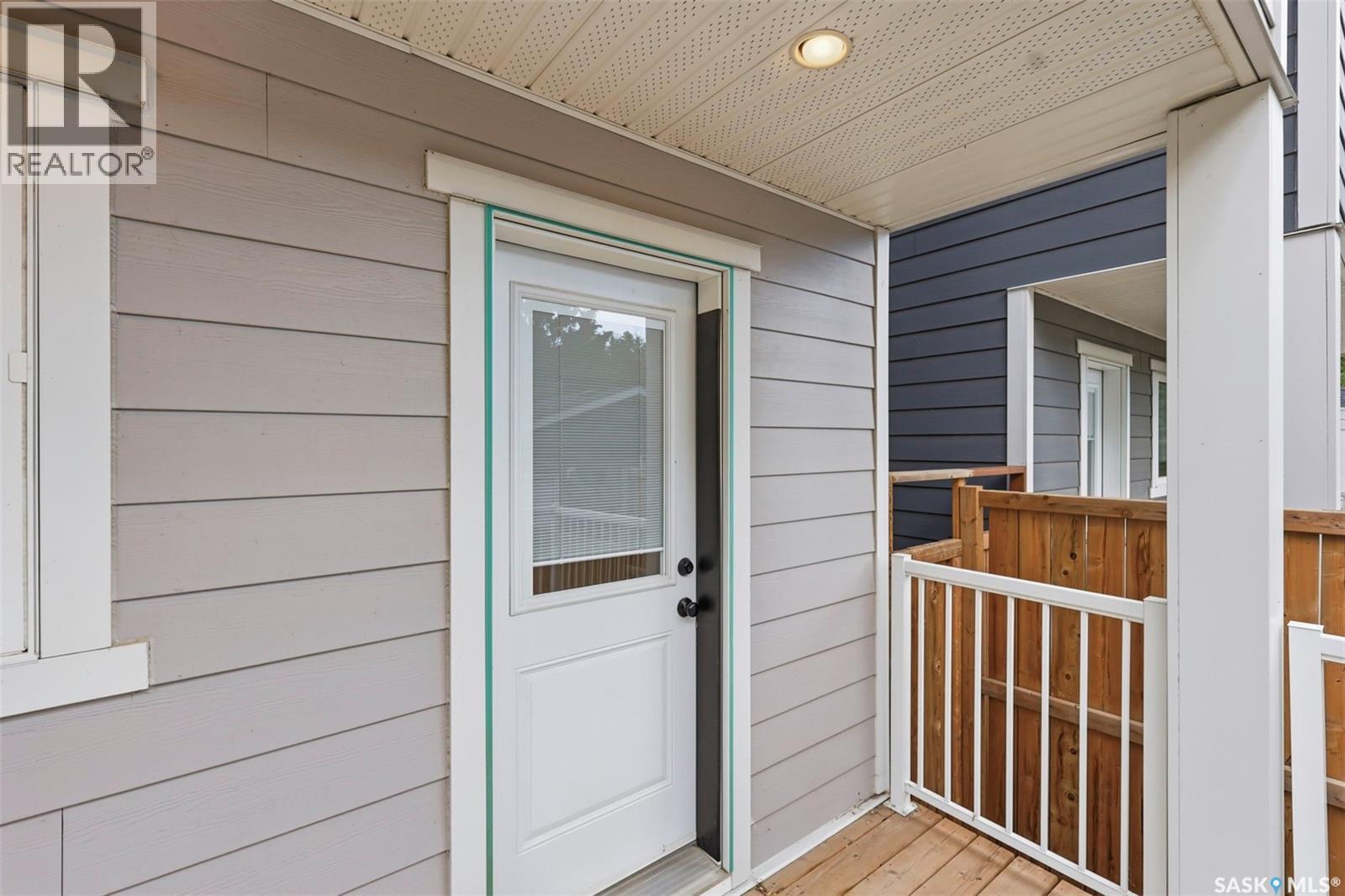 1402 Wiggins Avenue S, Saskatoon, SK