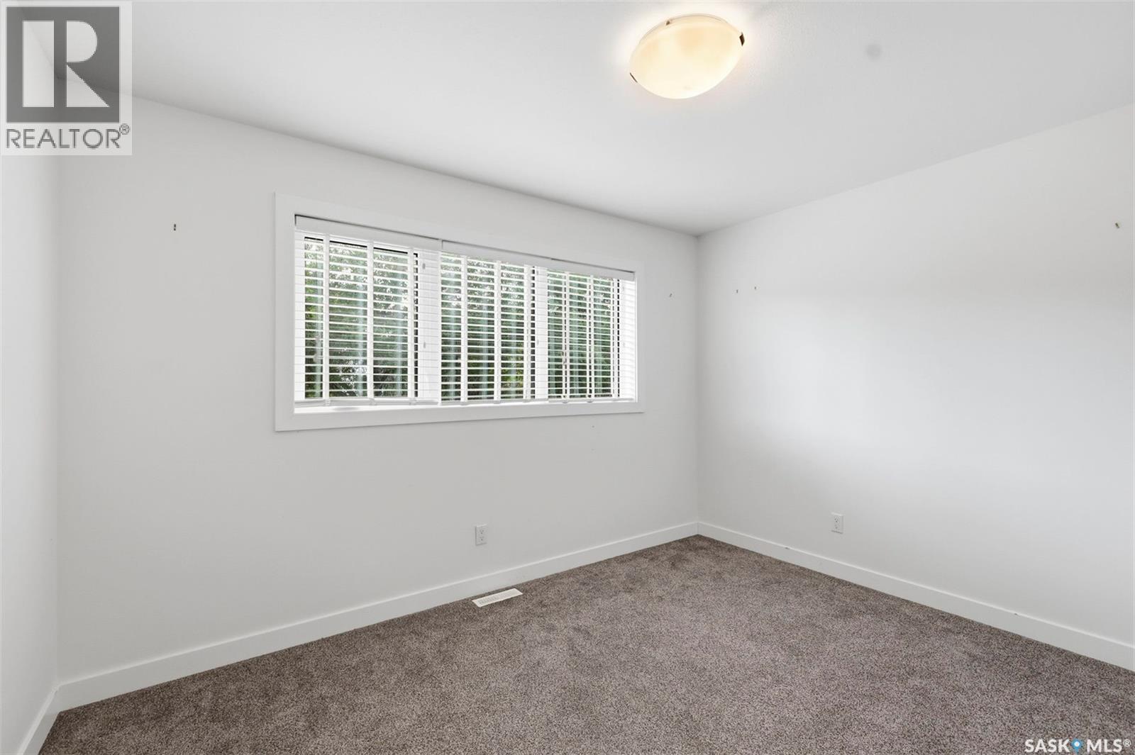 1402 Wiggins Avenue S, Saskatoon, SK