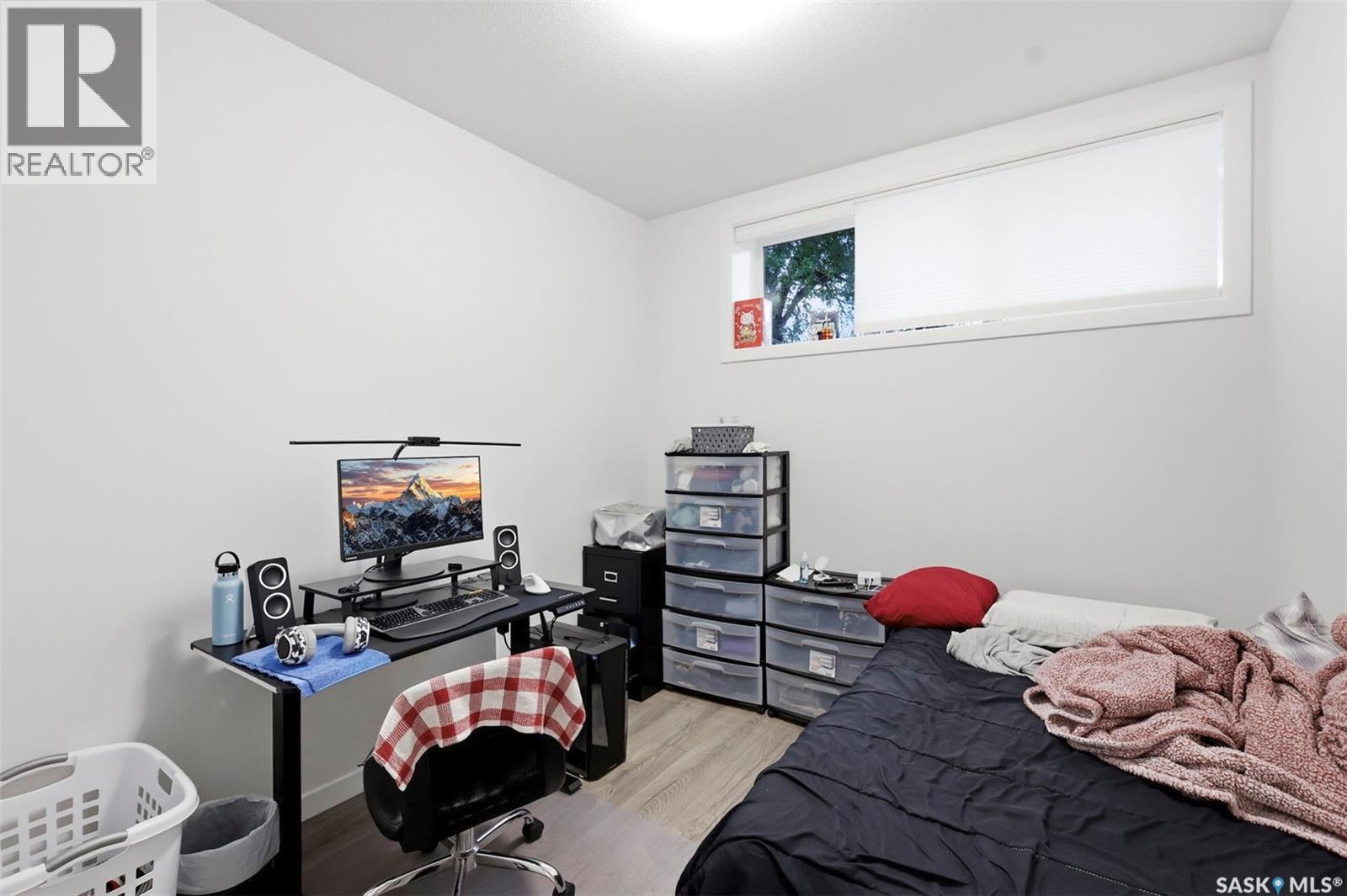 1402 Wiggins Avenue S, Saskatoon, SK