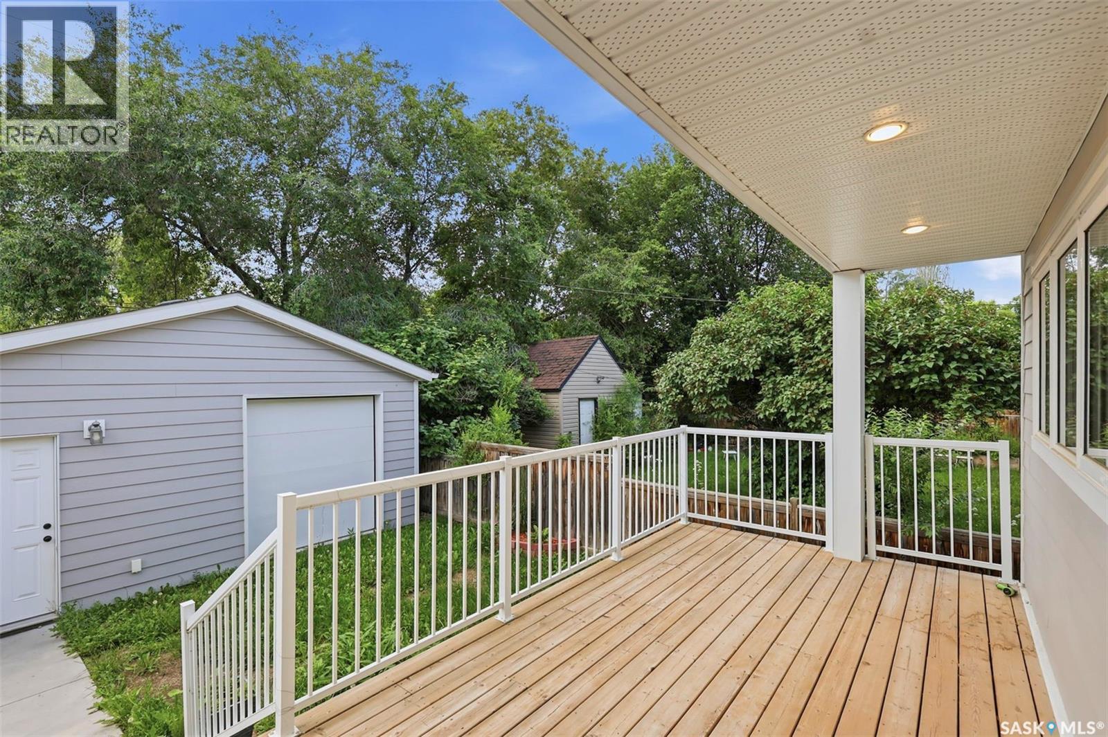 1402 Wiggins Avenue S, Saskatoon, SK