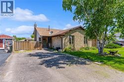 49 GROVE Avenue St. Catharines, ON L2P 1C9