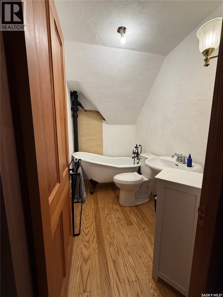1320 Lorne Avenue, Saskatoon, SK