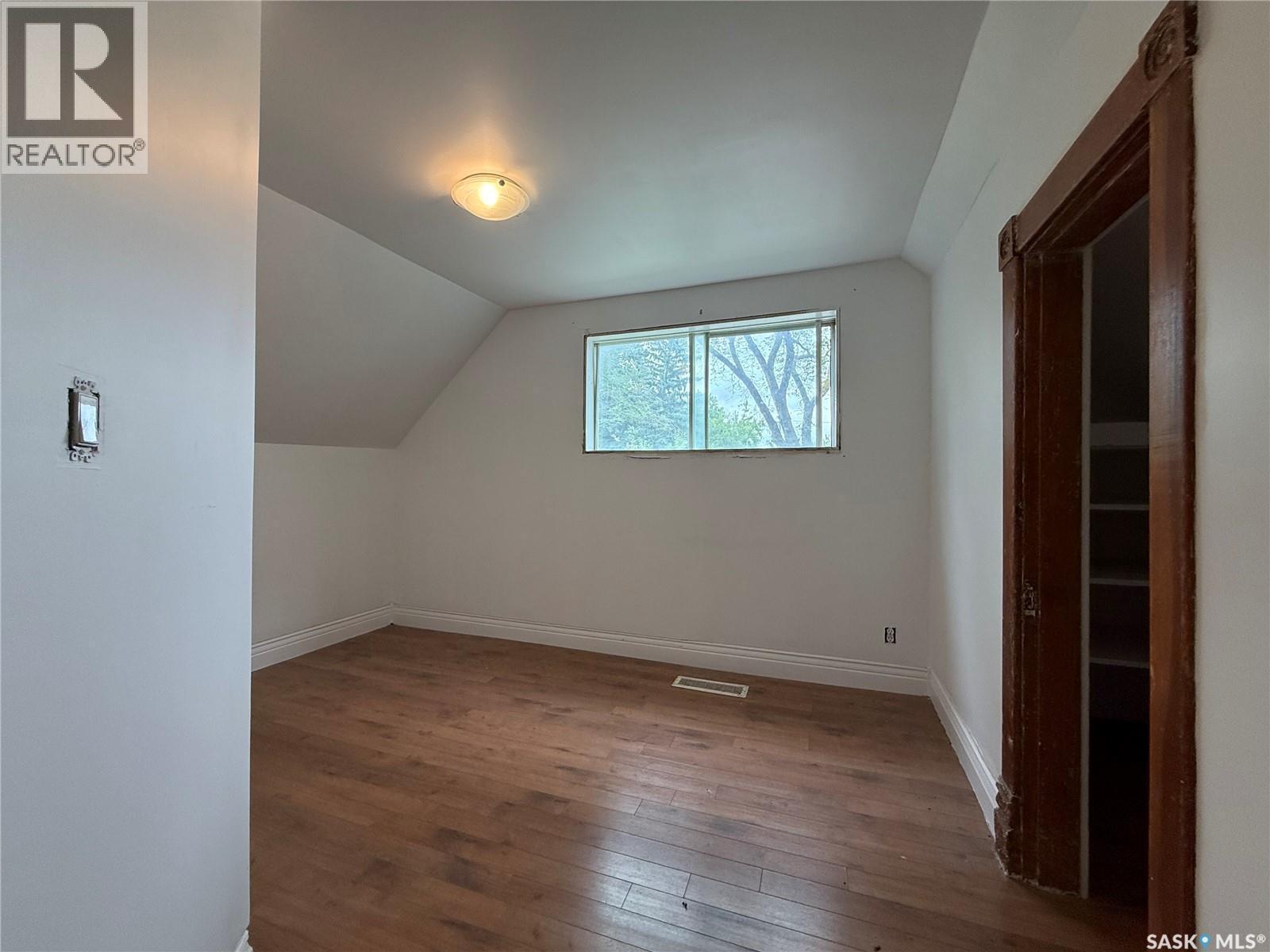 1320 Lorne Avenue, Saskatoon, SK