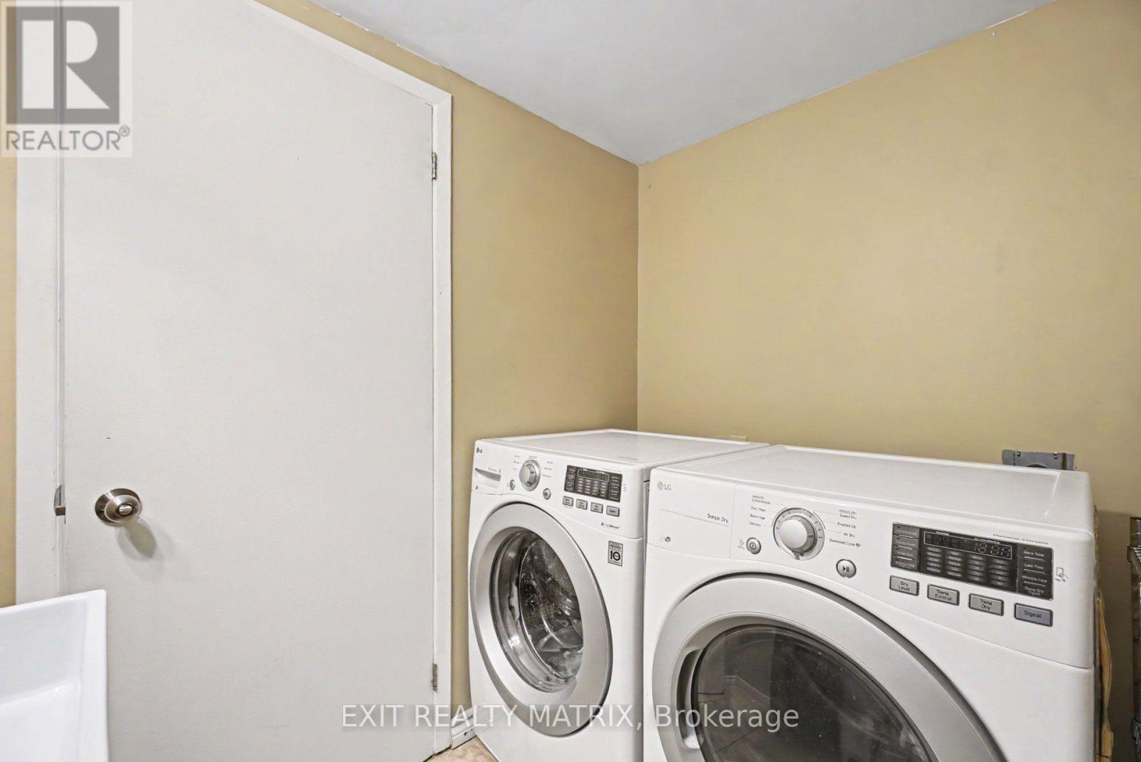 30 Bartley Crescent, Ottawa, ON - Indoor Photo Showing Laundry Room