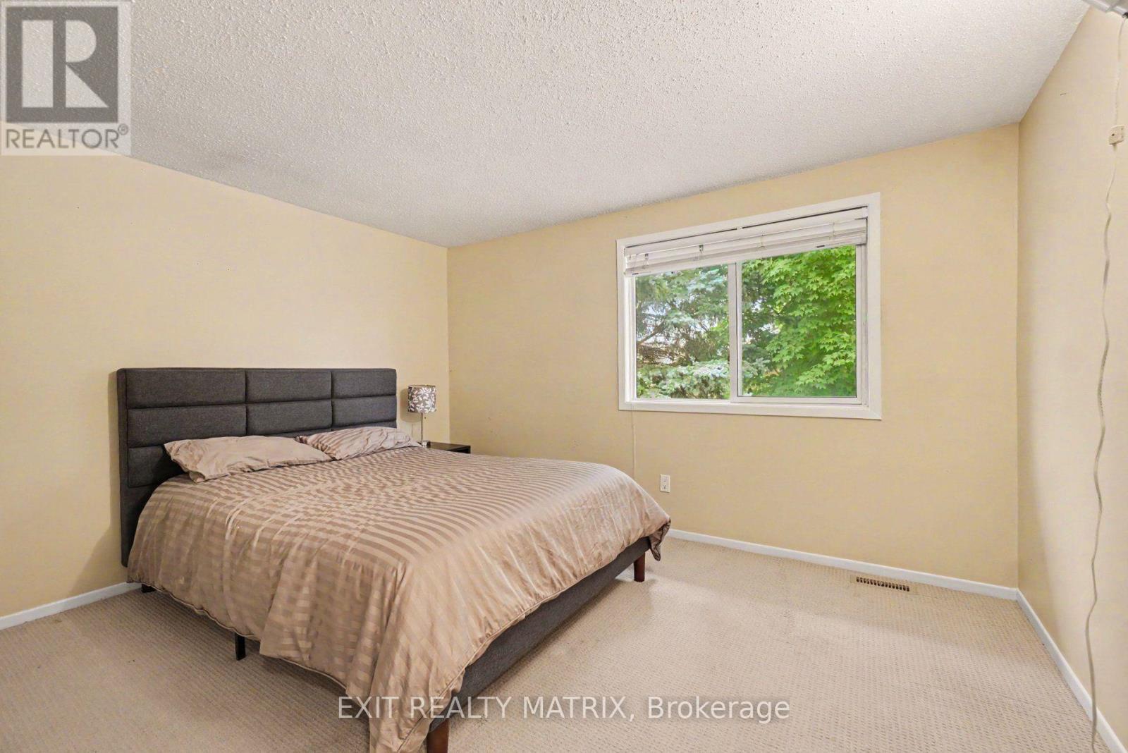 30 Bartley Crescent, Ottawa, ON - Indoor Photo Showing Bedroom