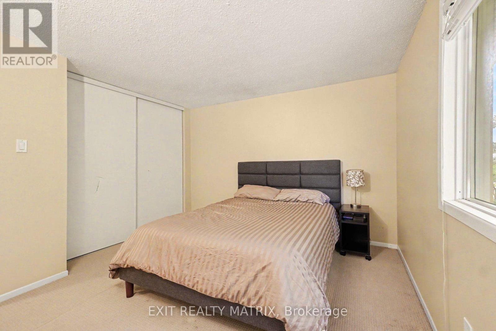30 Bartley Crescent, Ottawa, ON - Indoor Photo Showing Bedroom