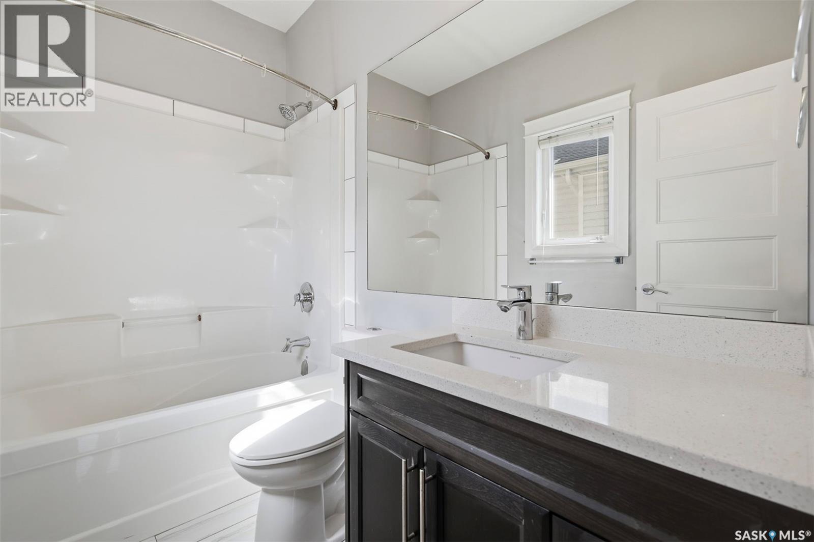 219 Ells Crescent, Saskatoon, SK - Indoor Photo Showing Bathroom