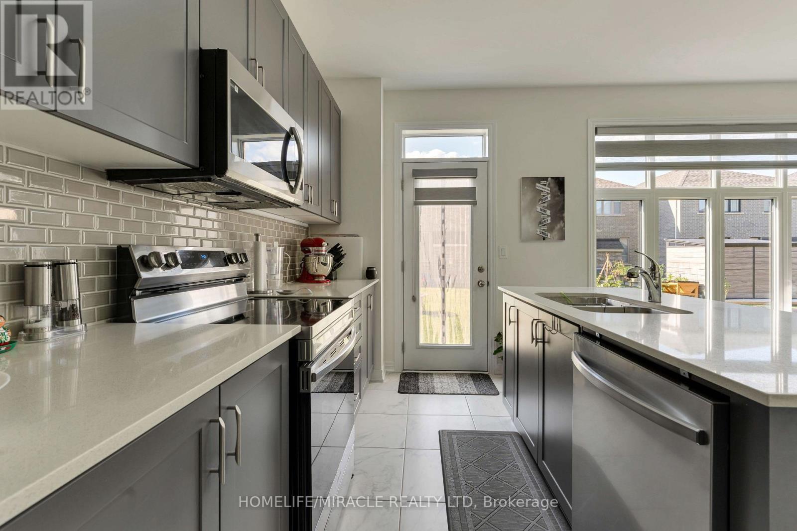 1429 Davis Loop, Innisfil, ON