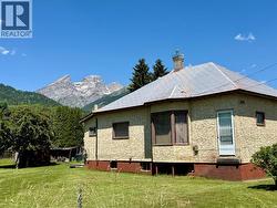 1101 9th Avenue Fernie, BC V0B 1M0