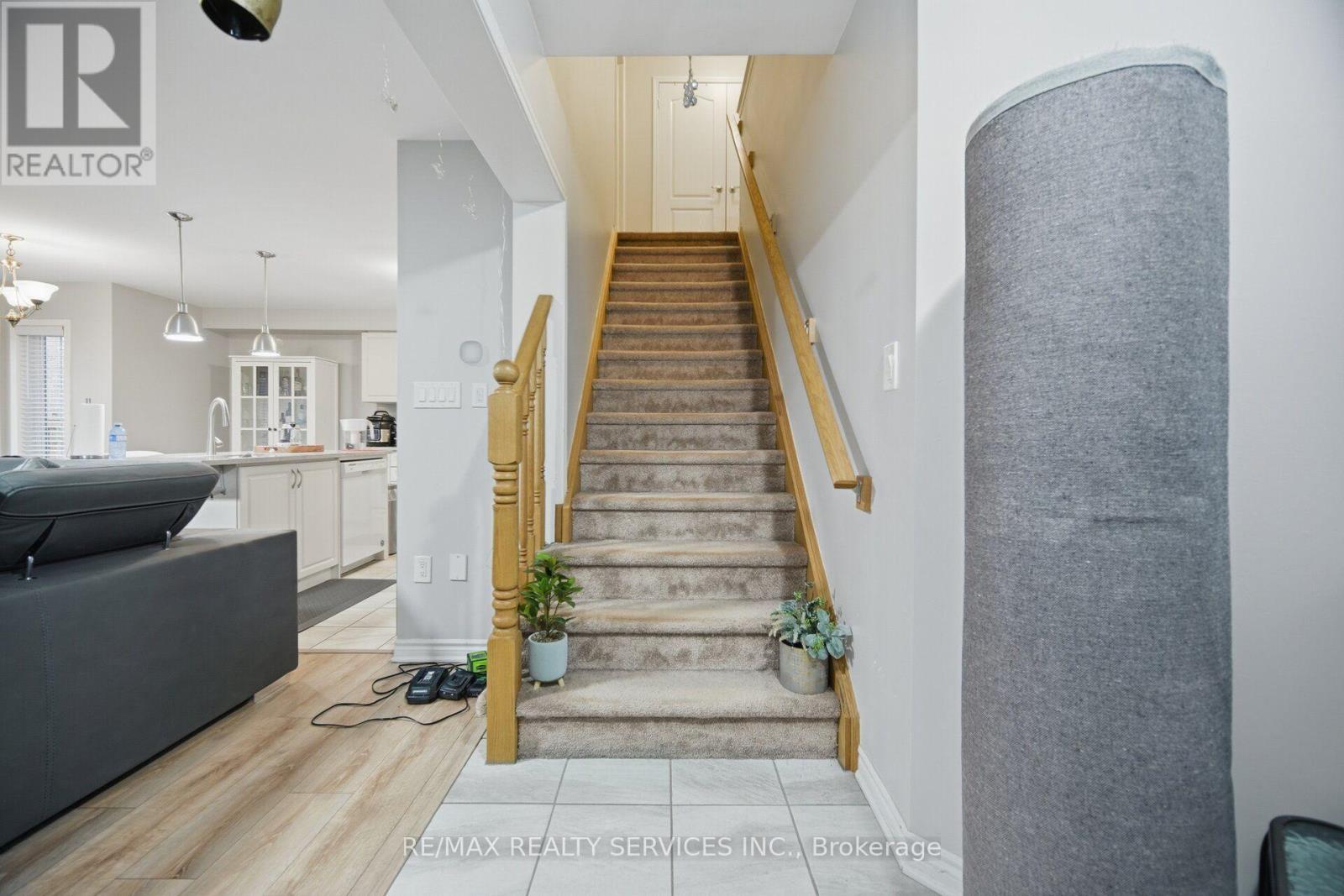 Upper - 75 Benhurst Crescent, Brampton, ON