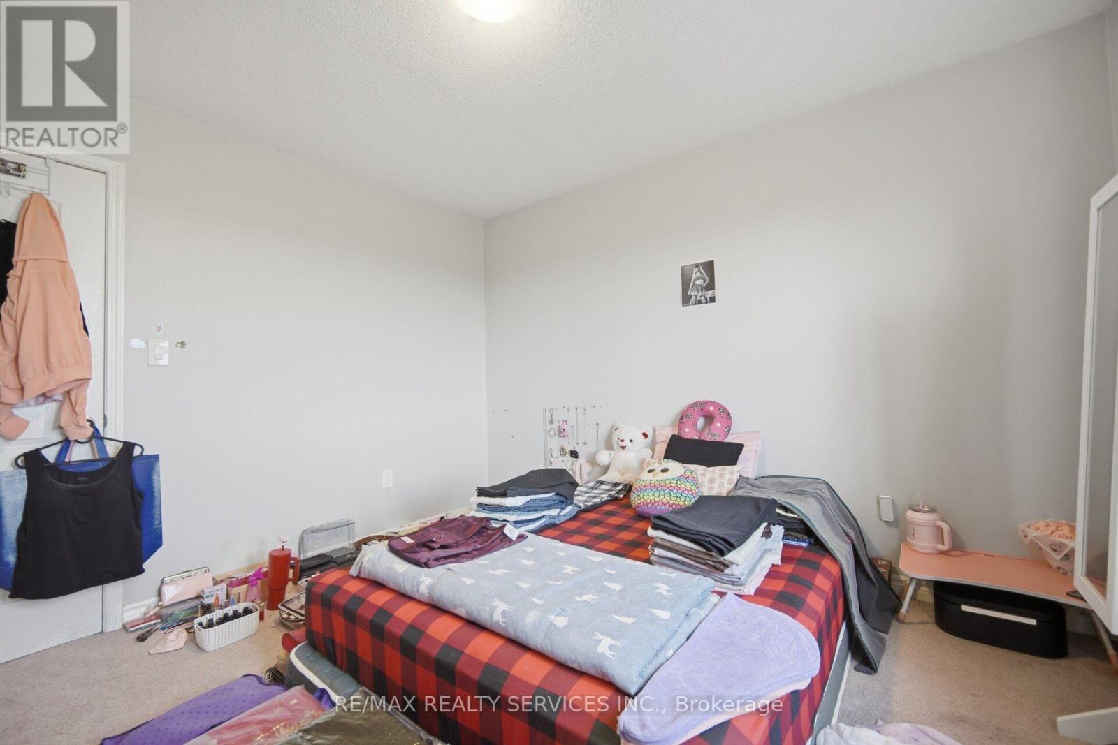Upper - 75 Benhurst Crescent, Brampton, ON