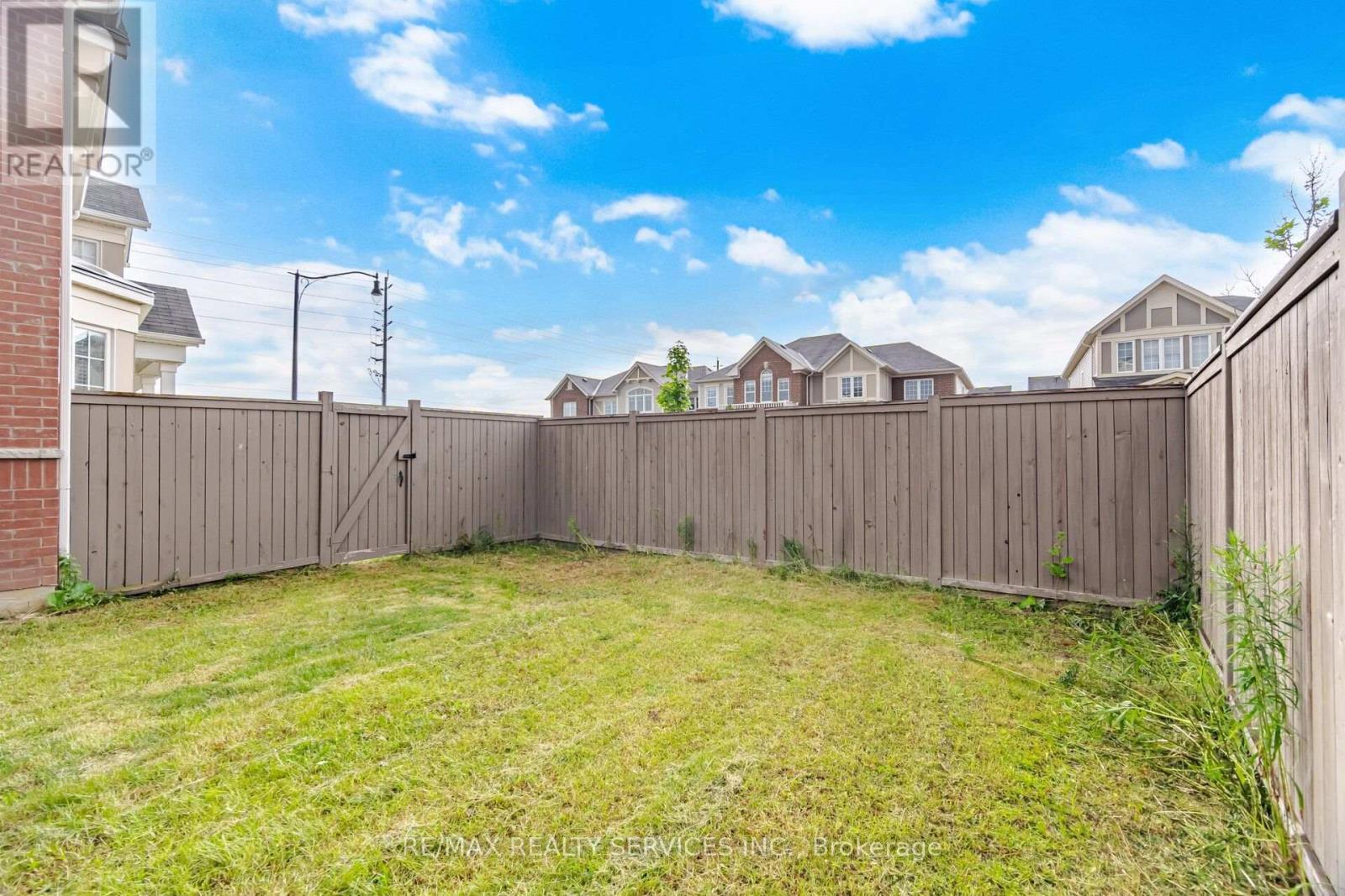 Upper - 75 Benhurst Crescent, Brampton, ON