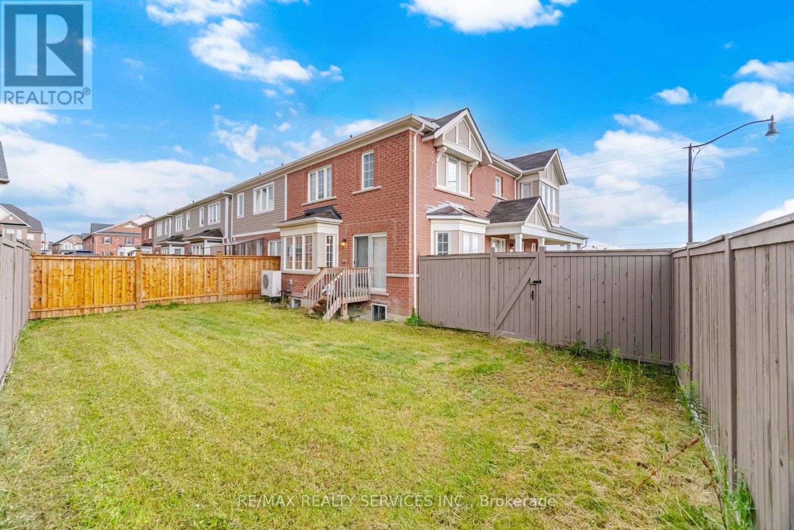 Upper - 75 Benhurst Crescent, Brampton, ON