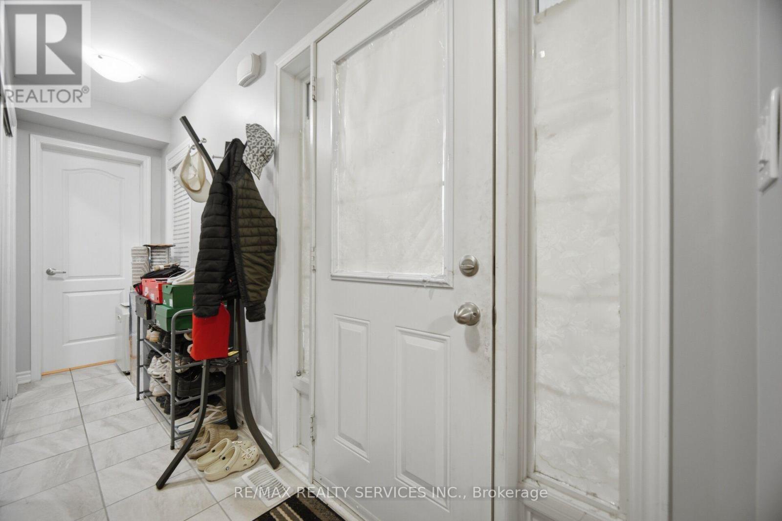 Upper - 75 Benhurst Crescent, Brampton, ON